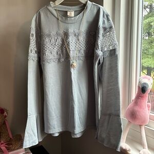 Arizona Jean Company Gray Lace Long Sleeve Top